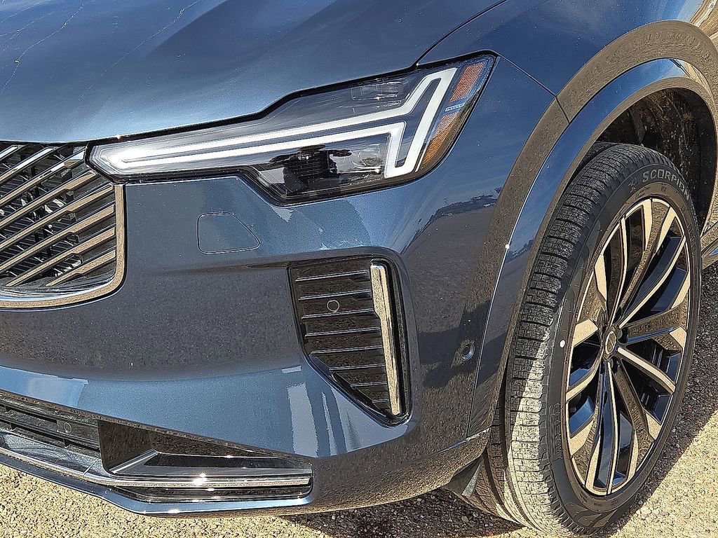 New 2026 Volvo XC90 B6 Plus w/ Protection Package Premier image 9