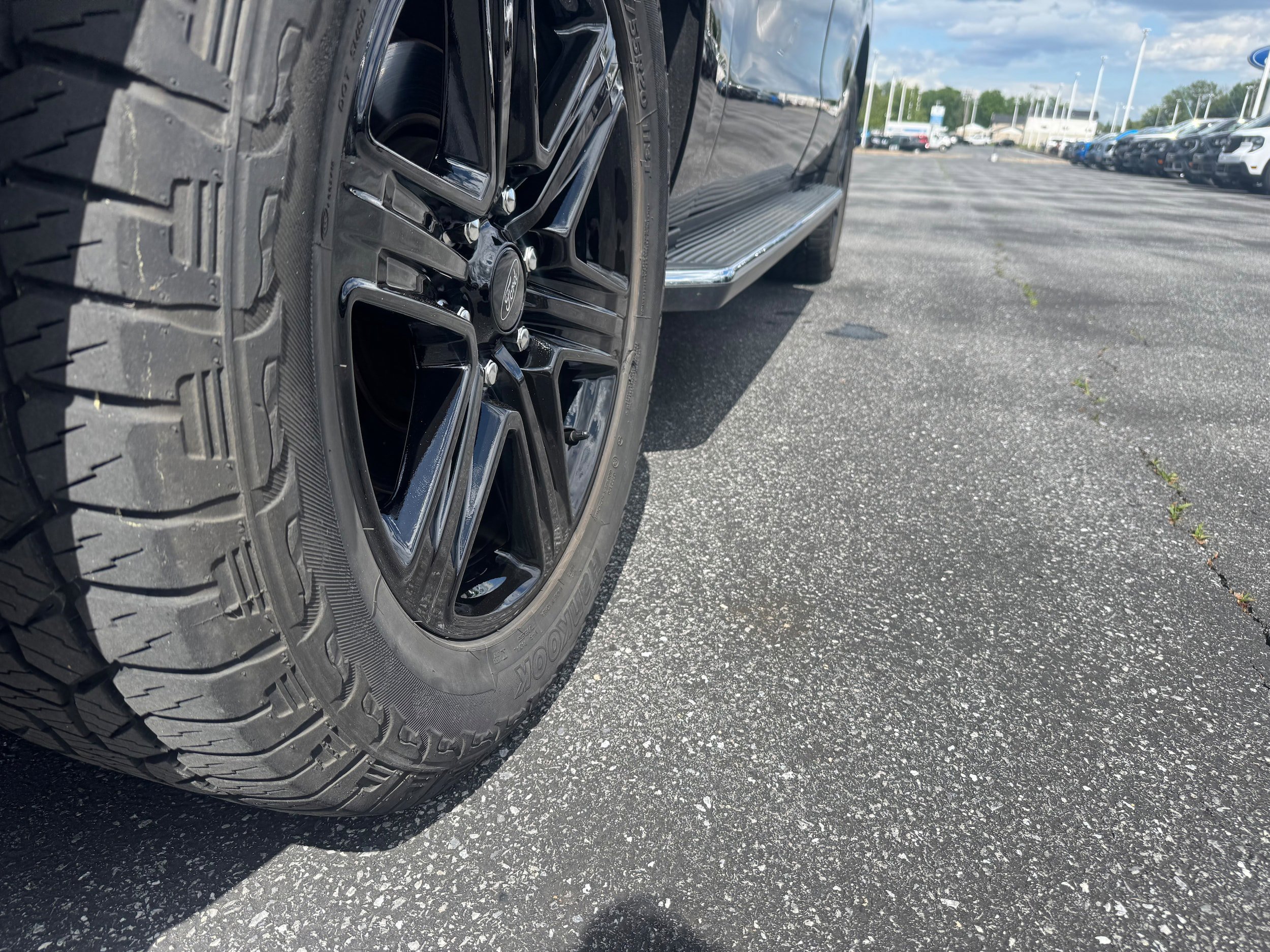 Used 2020 Ford Expedition XLT w/ Equipment Group 202A AWD/4WD image 19