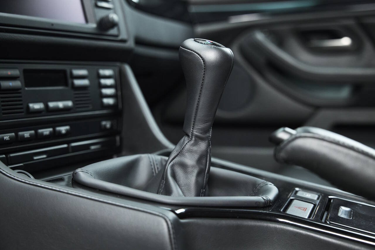 Used 2003 BMW M5 RWD image 64