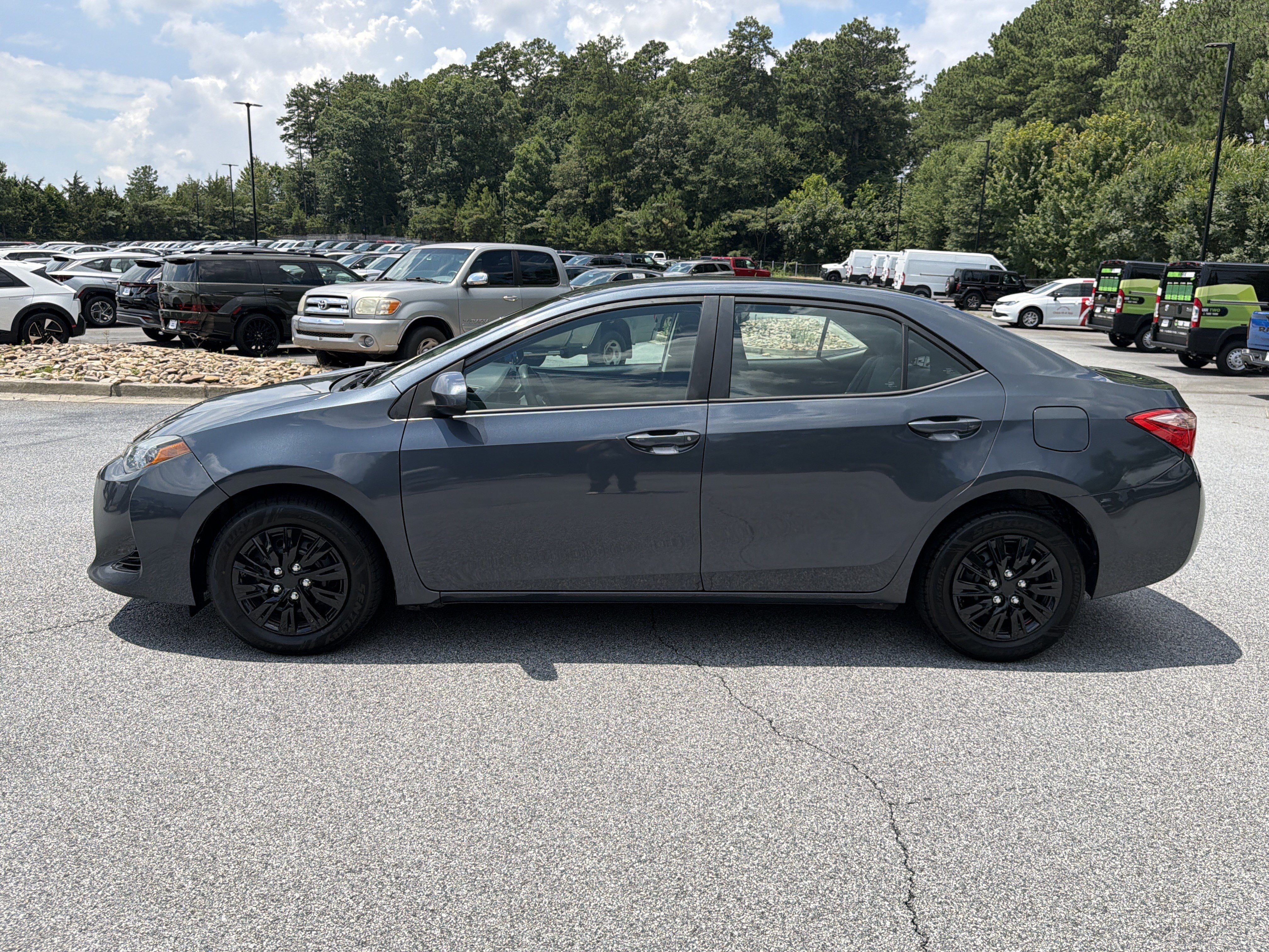 Used 2018 Toyota Corolla L FWD image 4