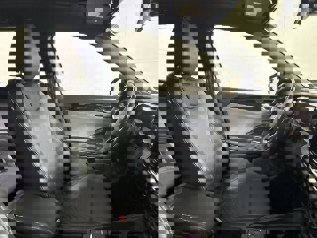 New 2025 Volkswagen Tiguan SE R-Line image 13