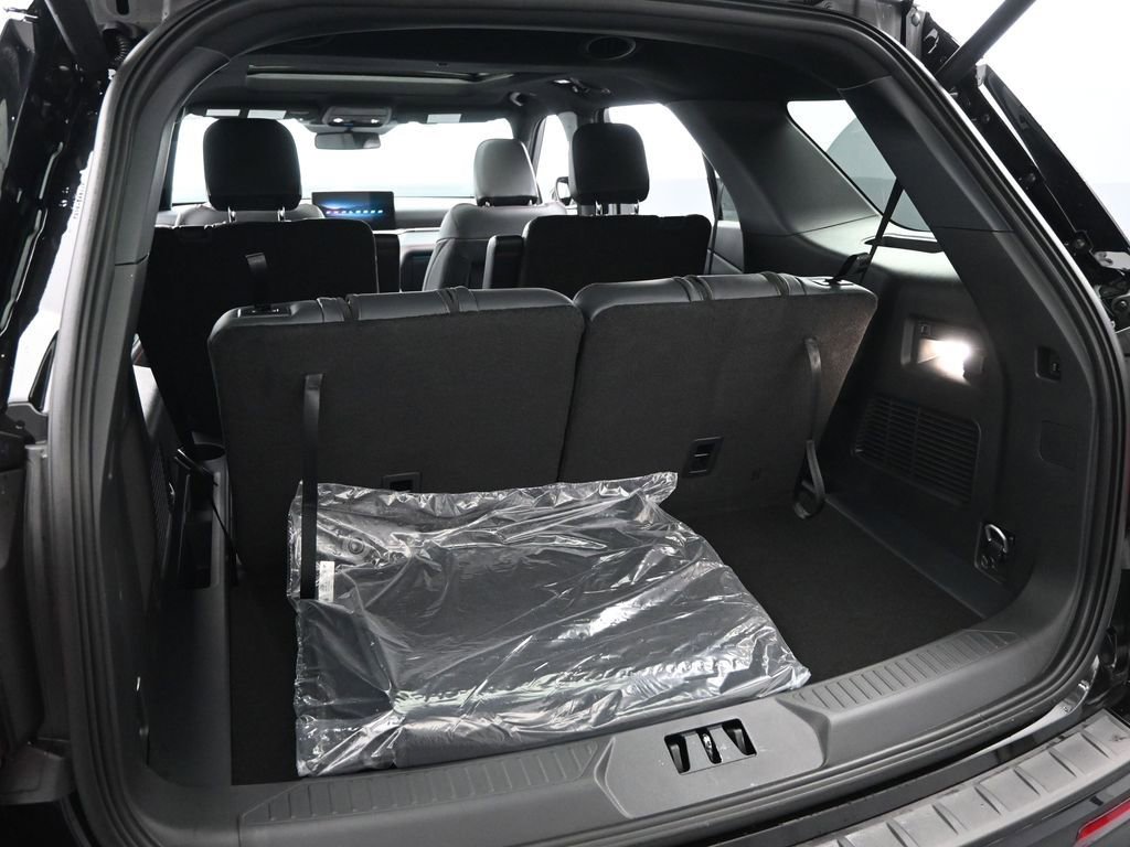 New 2026 Ford Explorer ST-Line w/ ST-Line Street Pack image 33