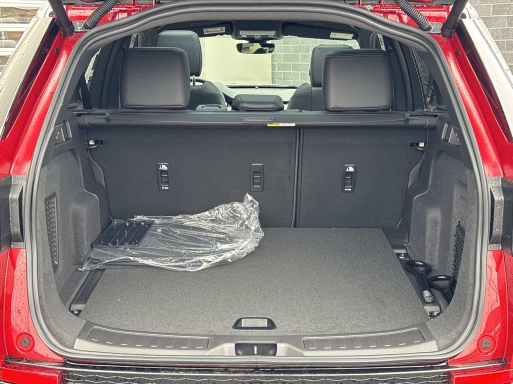 New 2026 Land Rover Discovery Sport Landmark AWD/4WD image 6
