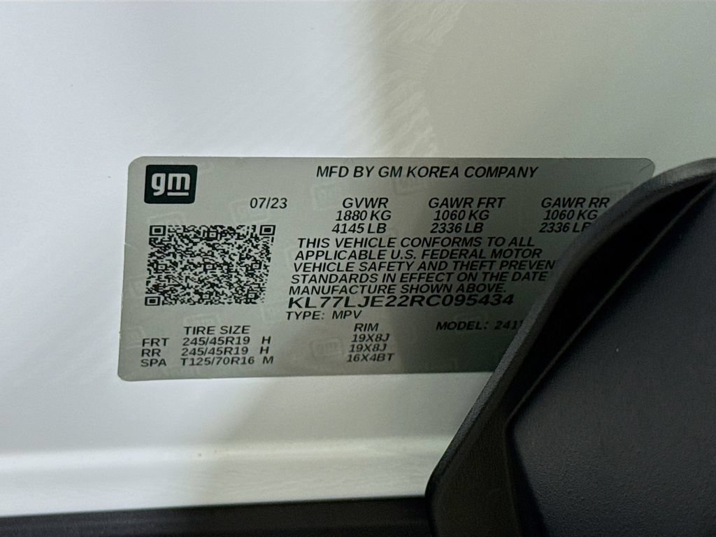 Used 2024 Chevrolet Trax RS w/ Sunroof Package FWD image 34