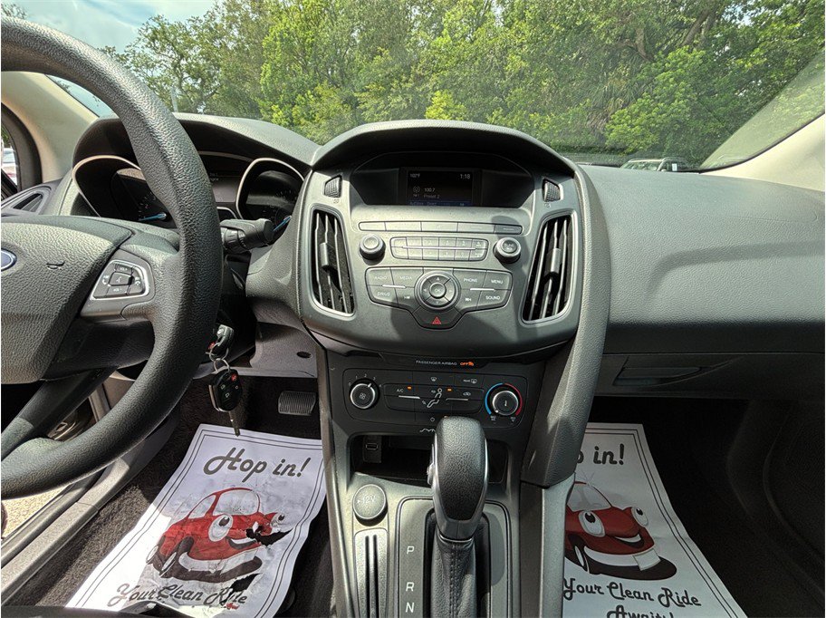 Used 2018 Ford Focus SE FWD image 11