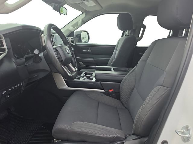Used 2022 Toyota Tundra SR5 w/ SR5 Convenience Package AWD/4WD image 11