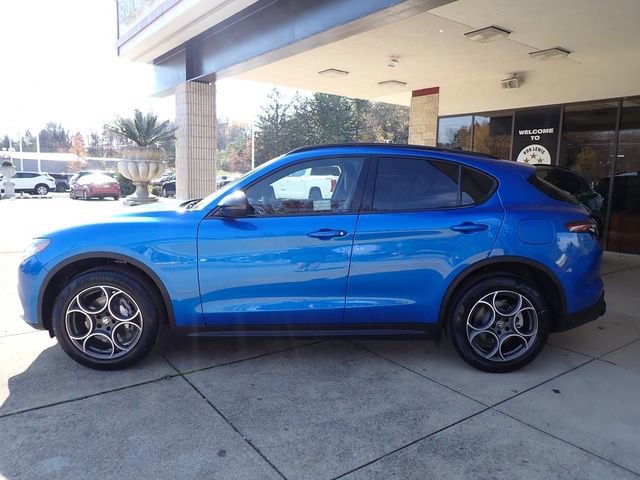 New 2025 Alfa Romeo Stelvio Sprint w/ Convenience Package AWD/4WD image 2