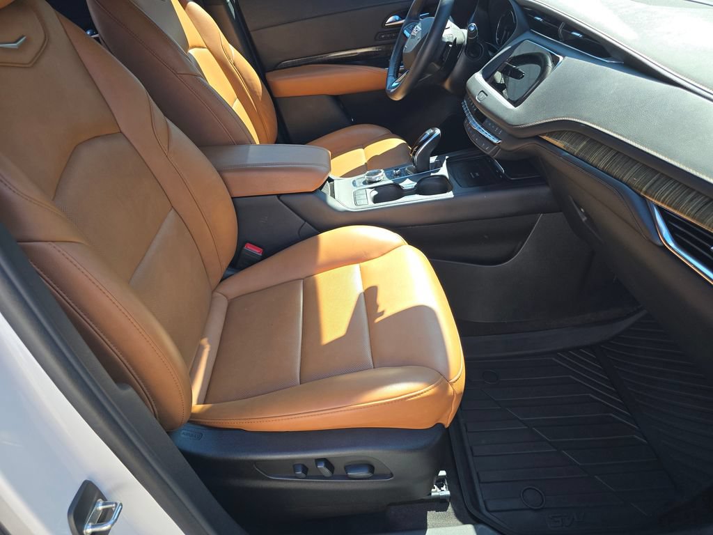 Certified 2022 Cadillac XT4 Premium Luxury w/ Enhanced Visibility Package AWD/4WD image 25