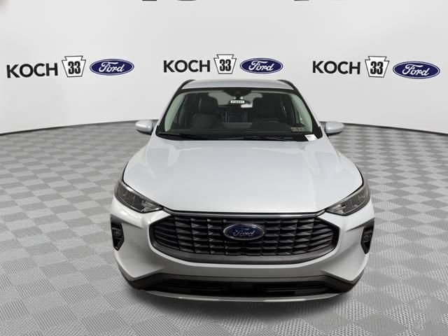 New 2026 Ford Escape SE w/ Class II Trailer Tow Package FWD image 2