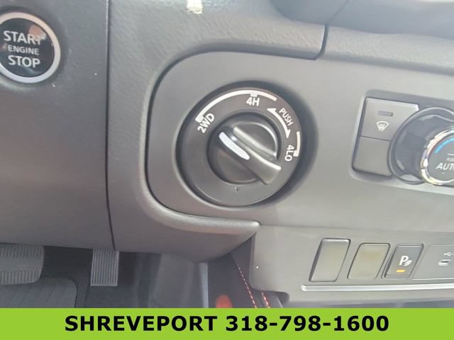 Used 2025 Nissan Frontier PRO-4X AWD/4WD image 34