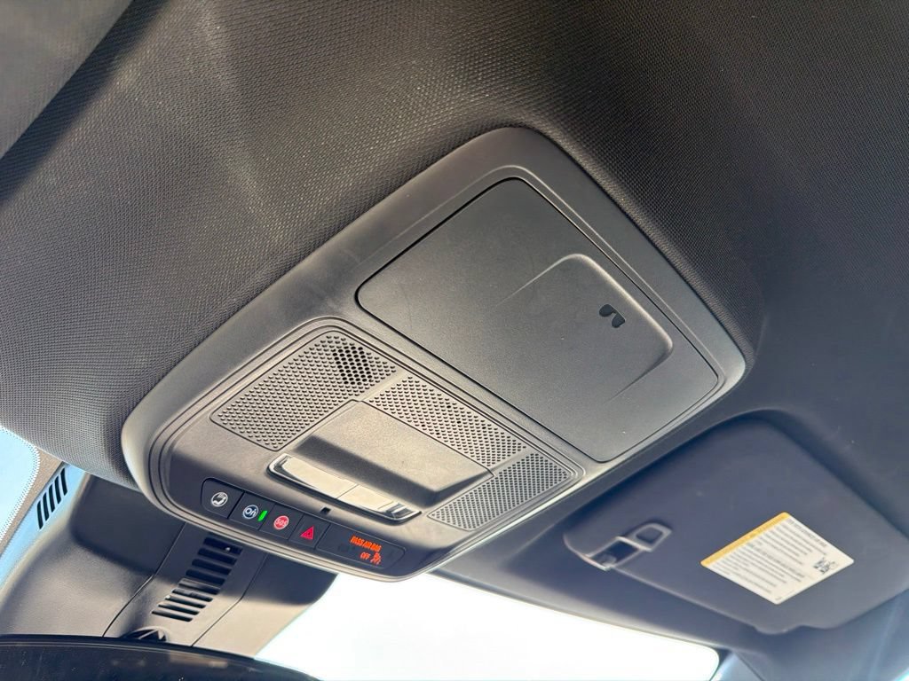 Used 2025 Chevrolet Traverse Z71 w/ LPO, Floor Liner Package AWD/4WD image 18