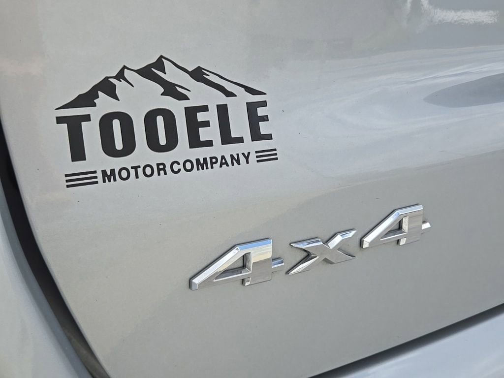 Used 2024 Jeep Compass Latitude w/ Sun and Sound Group AWD/4WD image 13