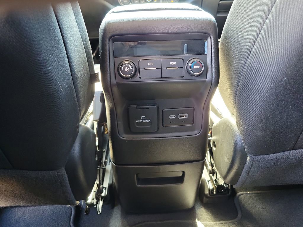 Used 2023 GMC Acadia SLE w/ Driver Convenience Package image 12