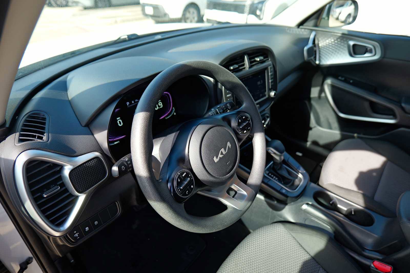 Certified 2024 Kia Soul LX w/ Option Group 015 image 9