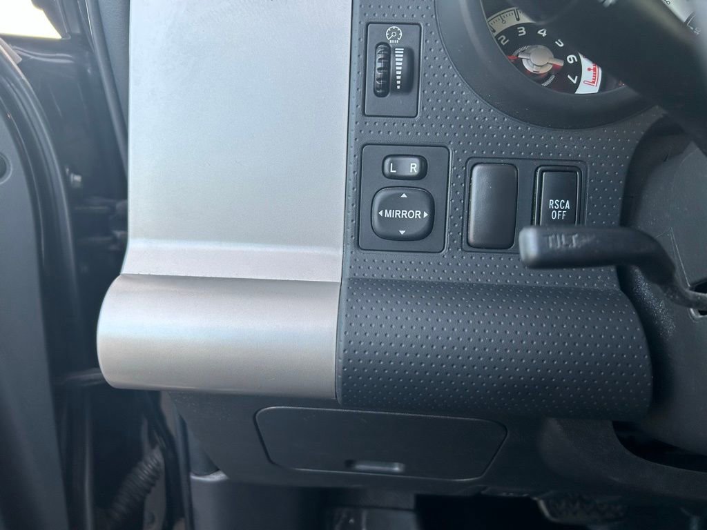 Used 2014 Toyota FJ Cruiser 4WD w/ Upgrade Package image 21