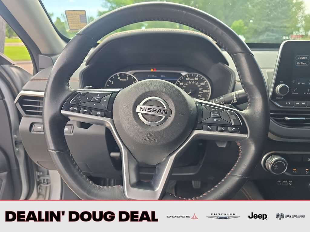 Used 2021 Nissan Altima 2.5 SR AWD/4WD image 14