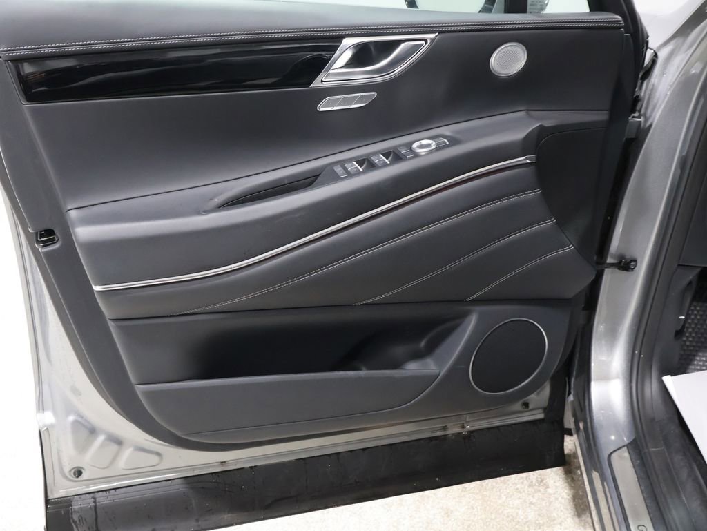 Used 2025 Genesis GV80 2.5T Standard image 12