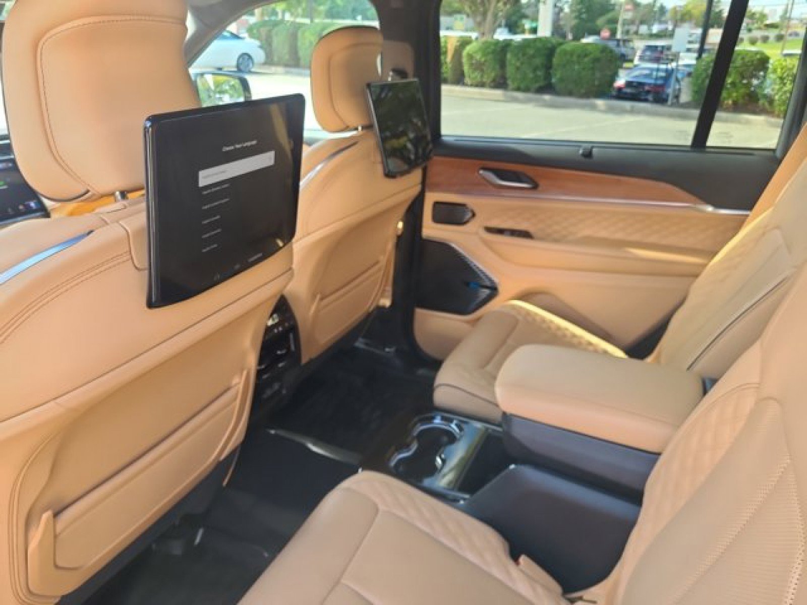 Used 2024 Jeep Grand Cherokee L Summit image 34