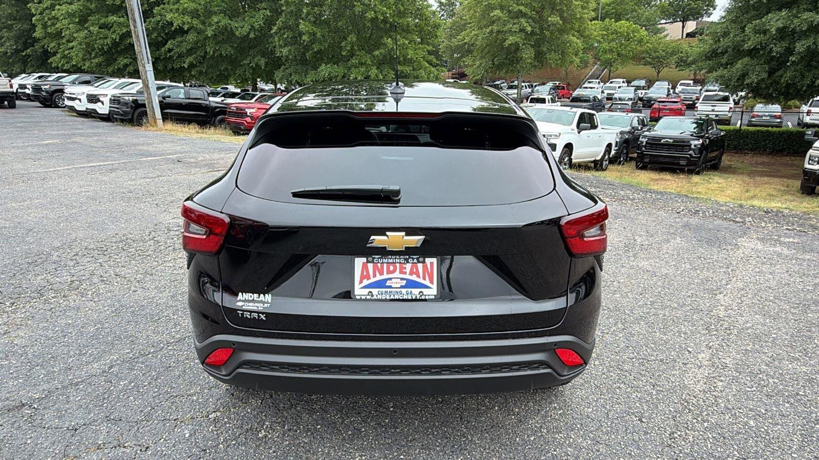 New 2026 Chevrolet Trax LS w/ LS Convenience Package FWD image 6
