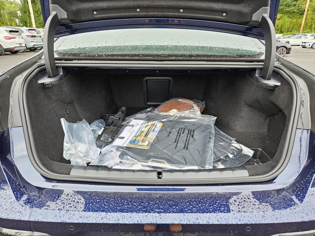 Used 2026 BMW i7 xDrive60 image 24