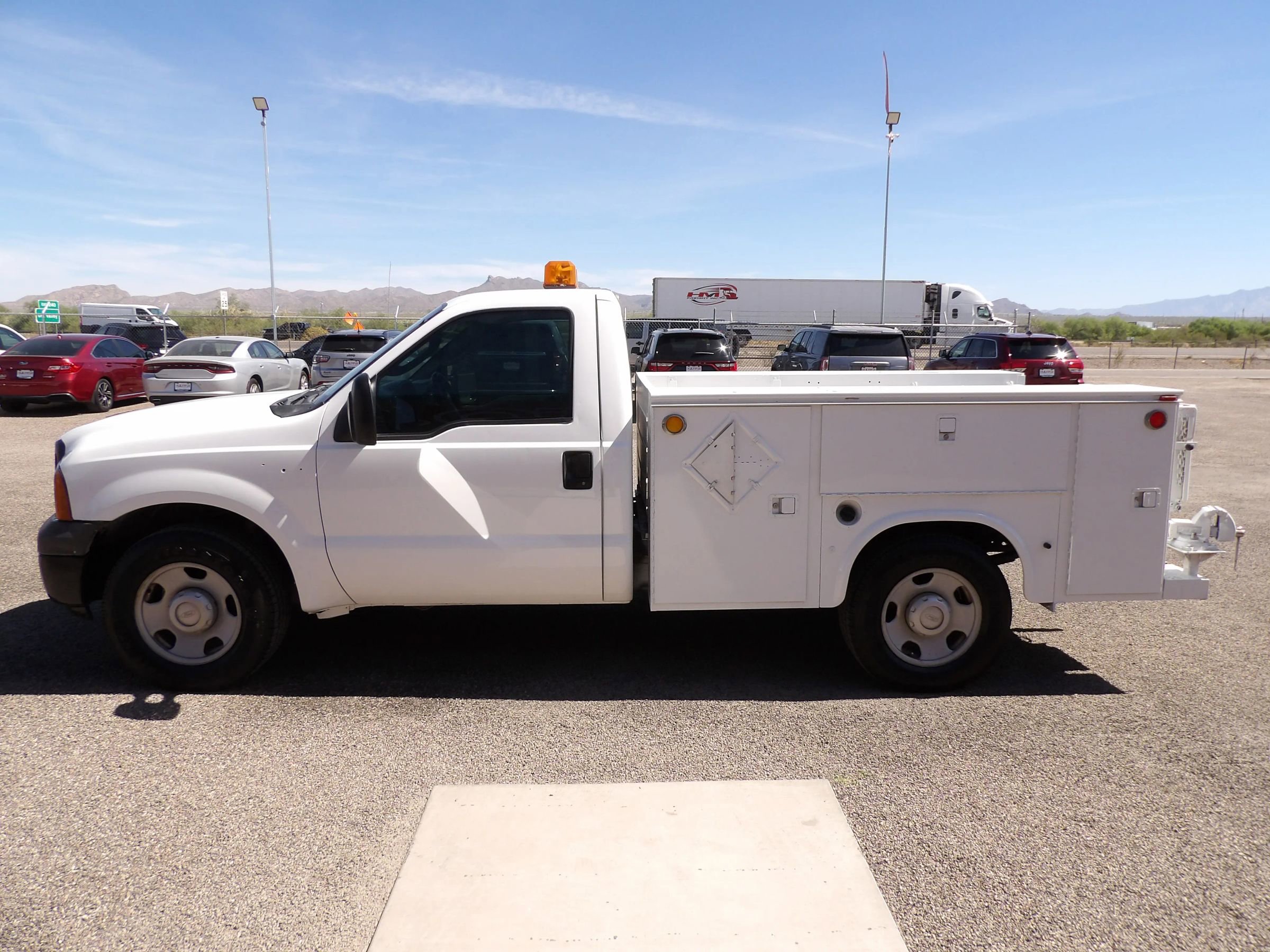 Used 2005 Ford F350 XL image 5