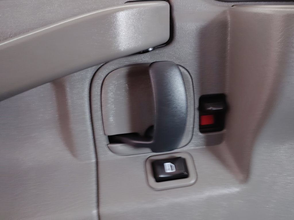 Used 2019 Chevrolet Express 2500 w/ Driver Convenience Package RWD image 21