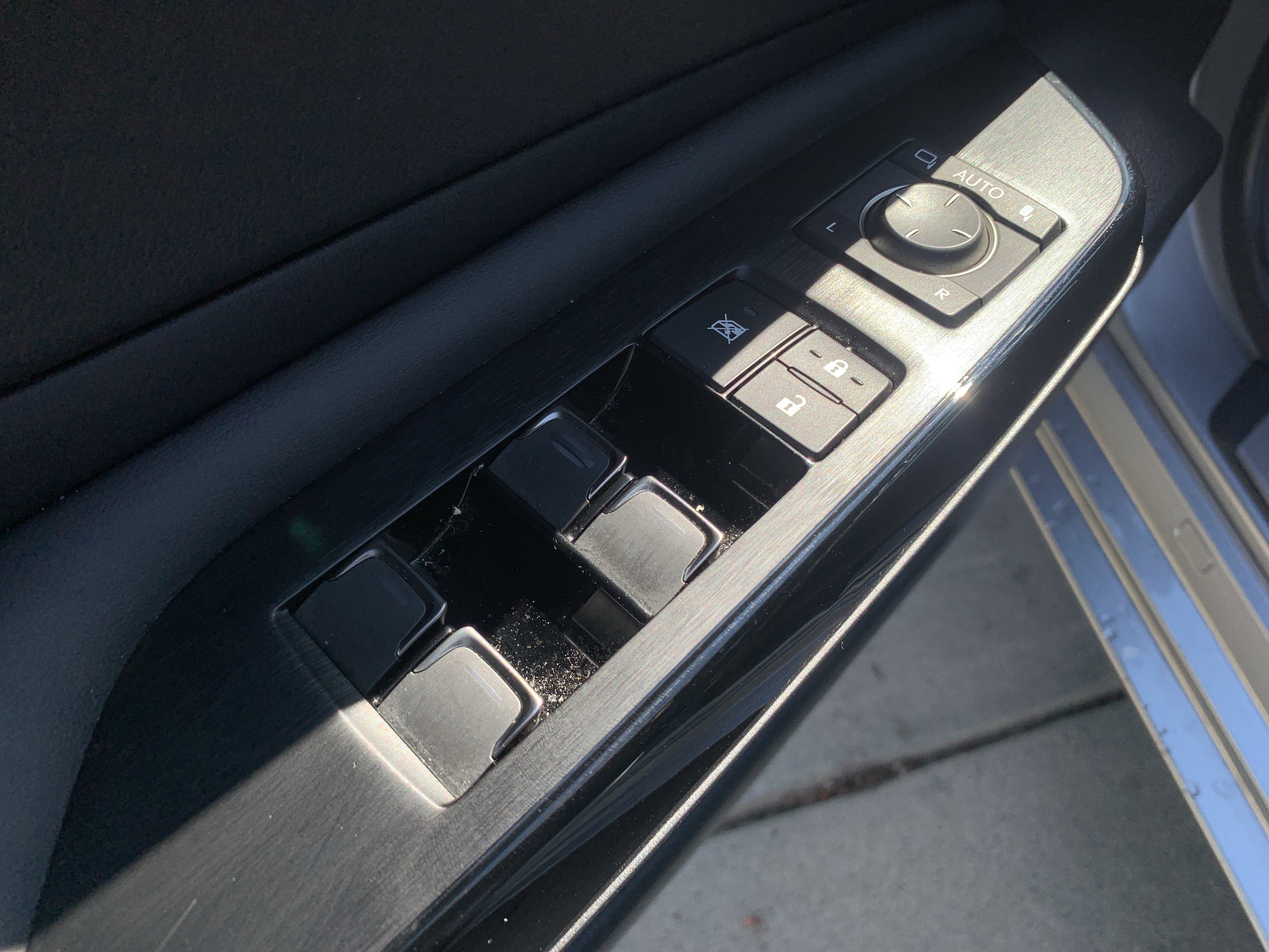 Certified 2023 Lexus ES 350 F Sport w/ Accessory Package (Z2) image 15