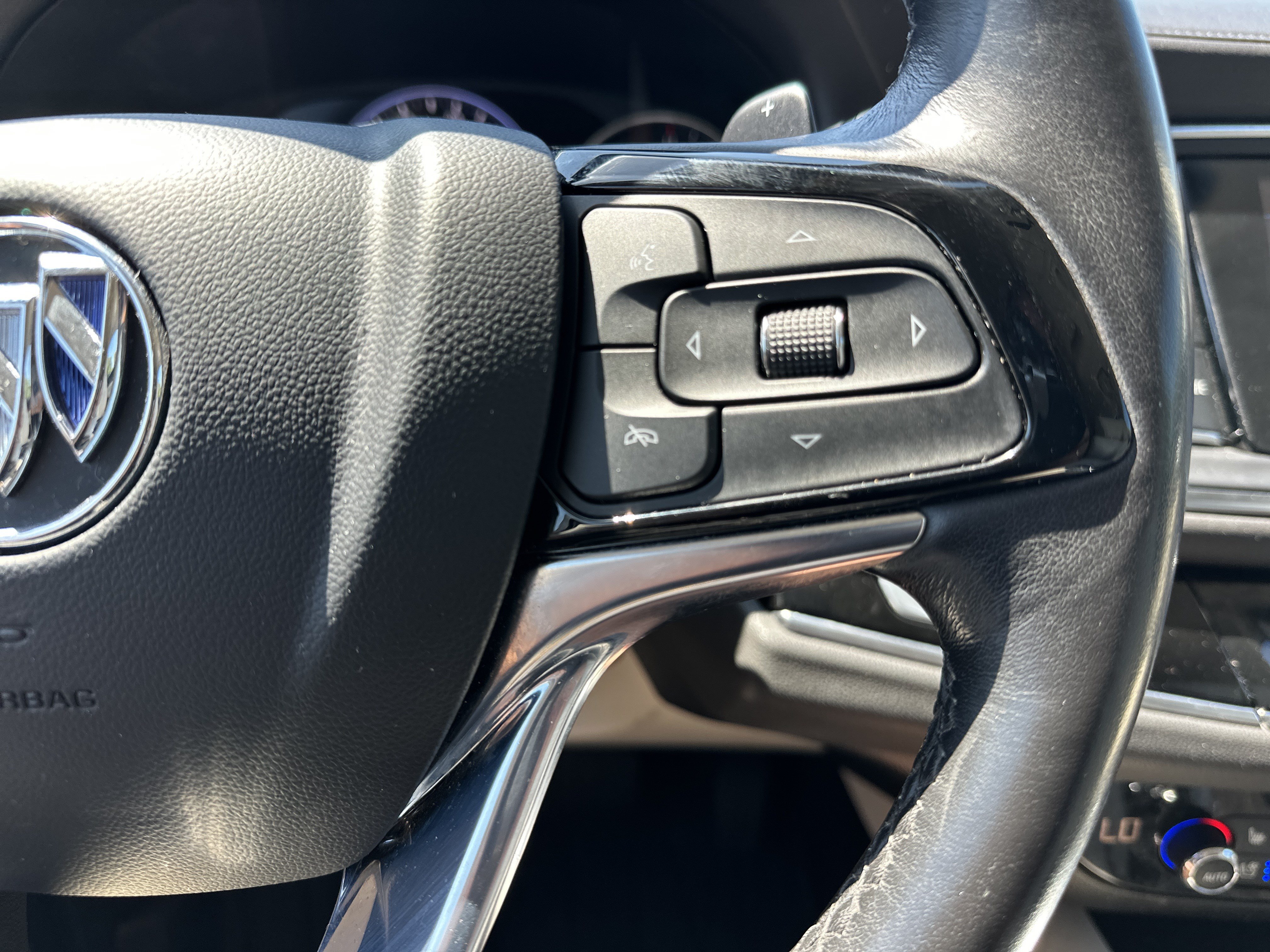 Used 2023 Buick Enclave Avenir w/ Avenir Technology Package FWD image 20