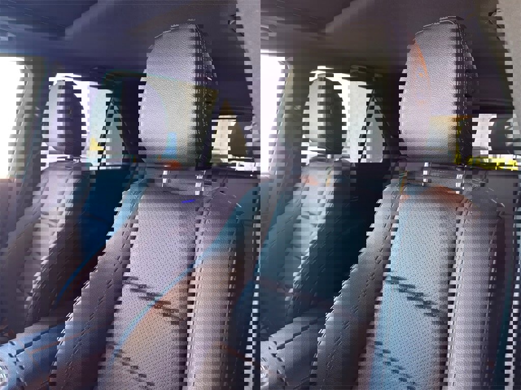 Used 2022 Mercedes-Benz GLE 350 w/ Premium Package image 12