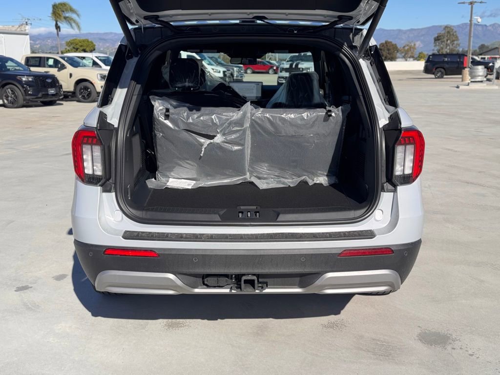 New 2026 Ford Explorer Platinum image 13