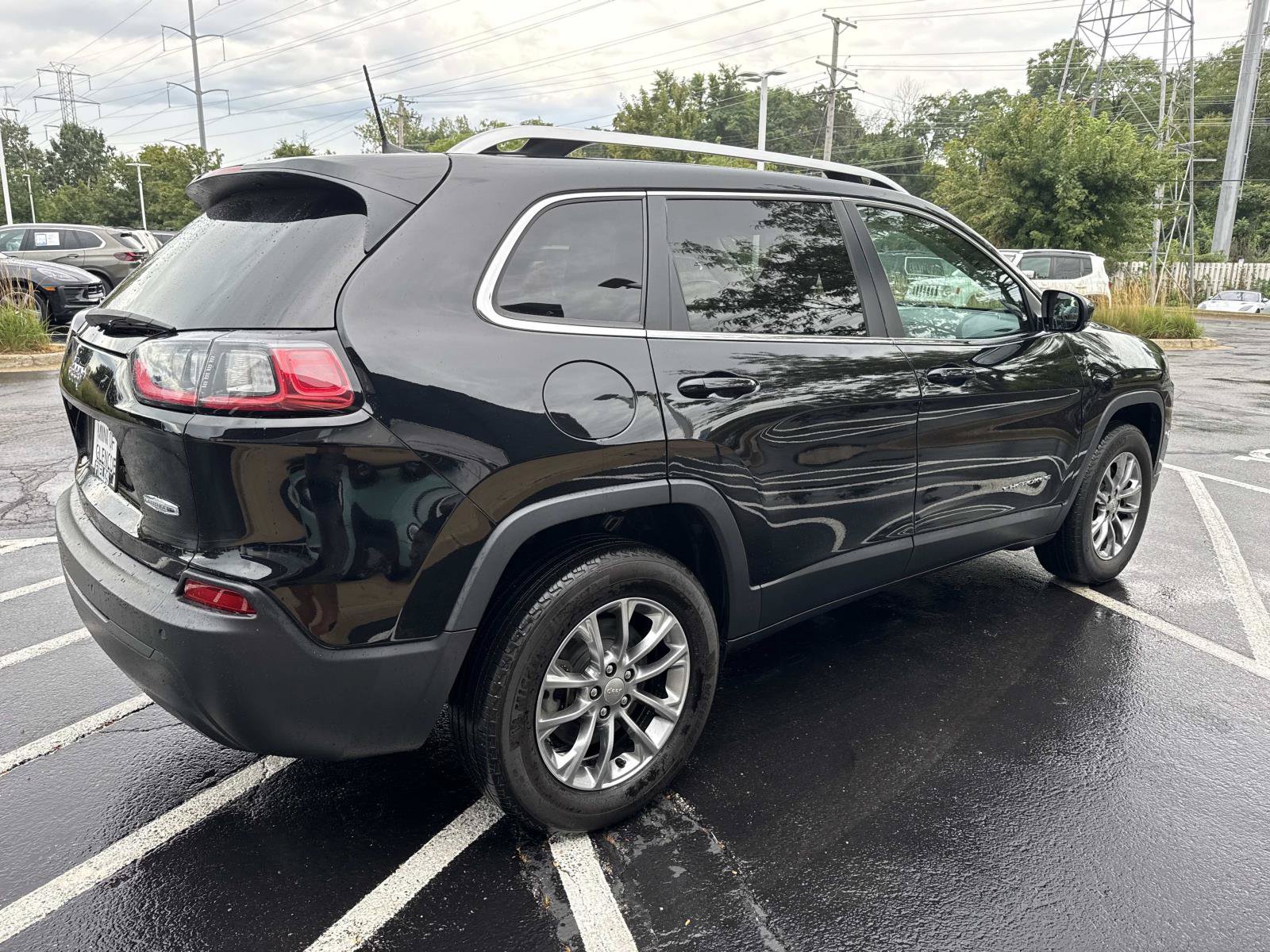 Used 2020 Jeep Cherokee Latitude Plus w/ Comfort/Convenience Group AWD/4WD image 6