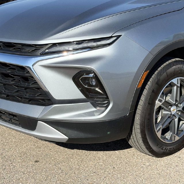 Certified 2025 Chevrolet Blazer LT FWD image 8
