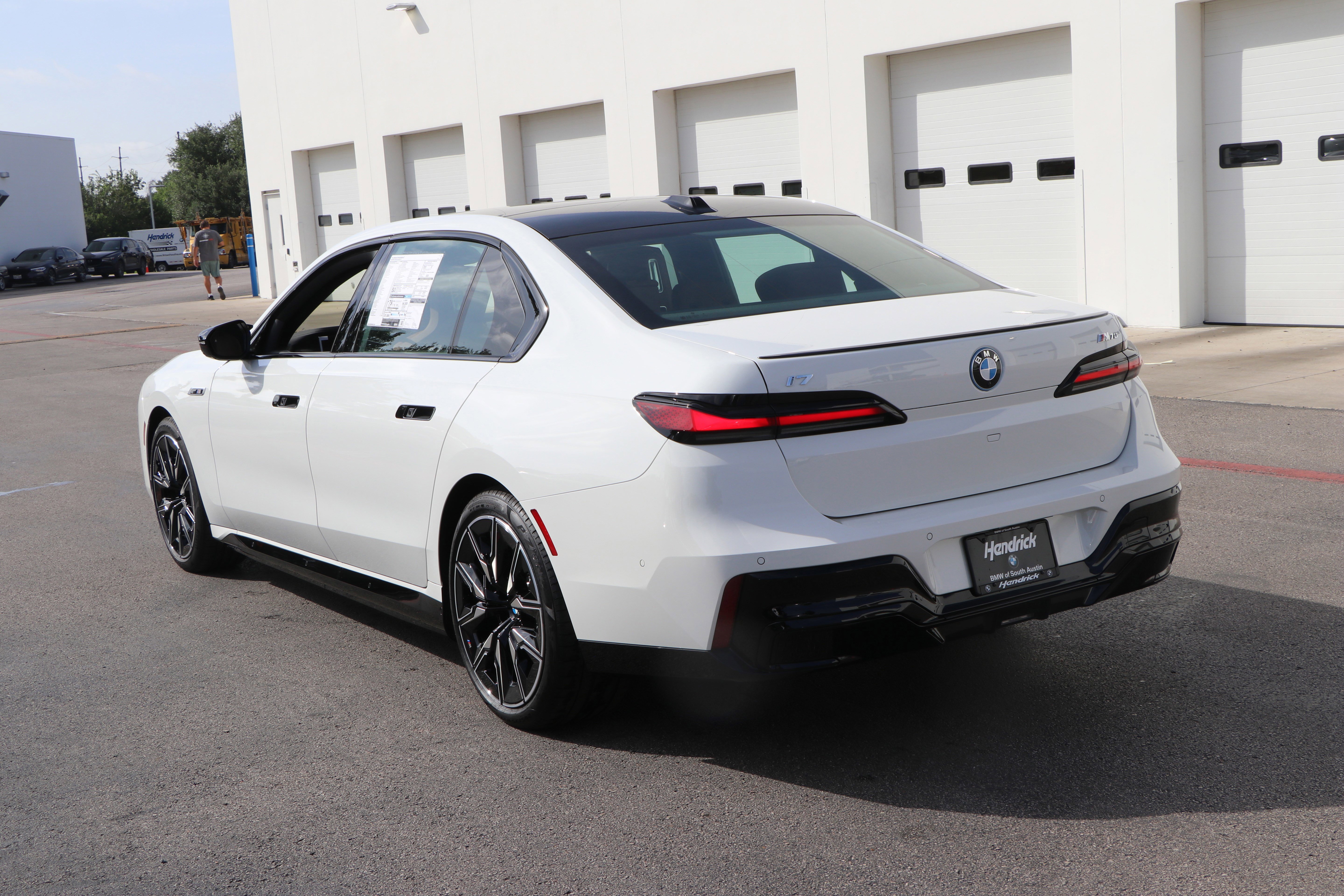 Certified 2025 BMW i7 M70 w/ Executive Package AWD/4WD image 13