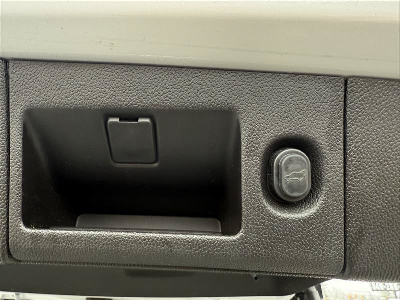 Used 2018 Chevrolet Tahoe LT w/ Luxury Package AWD/4WD image 28