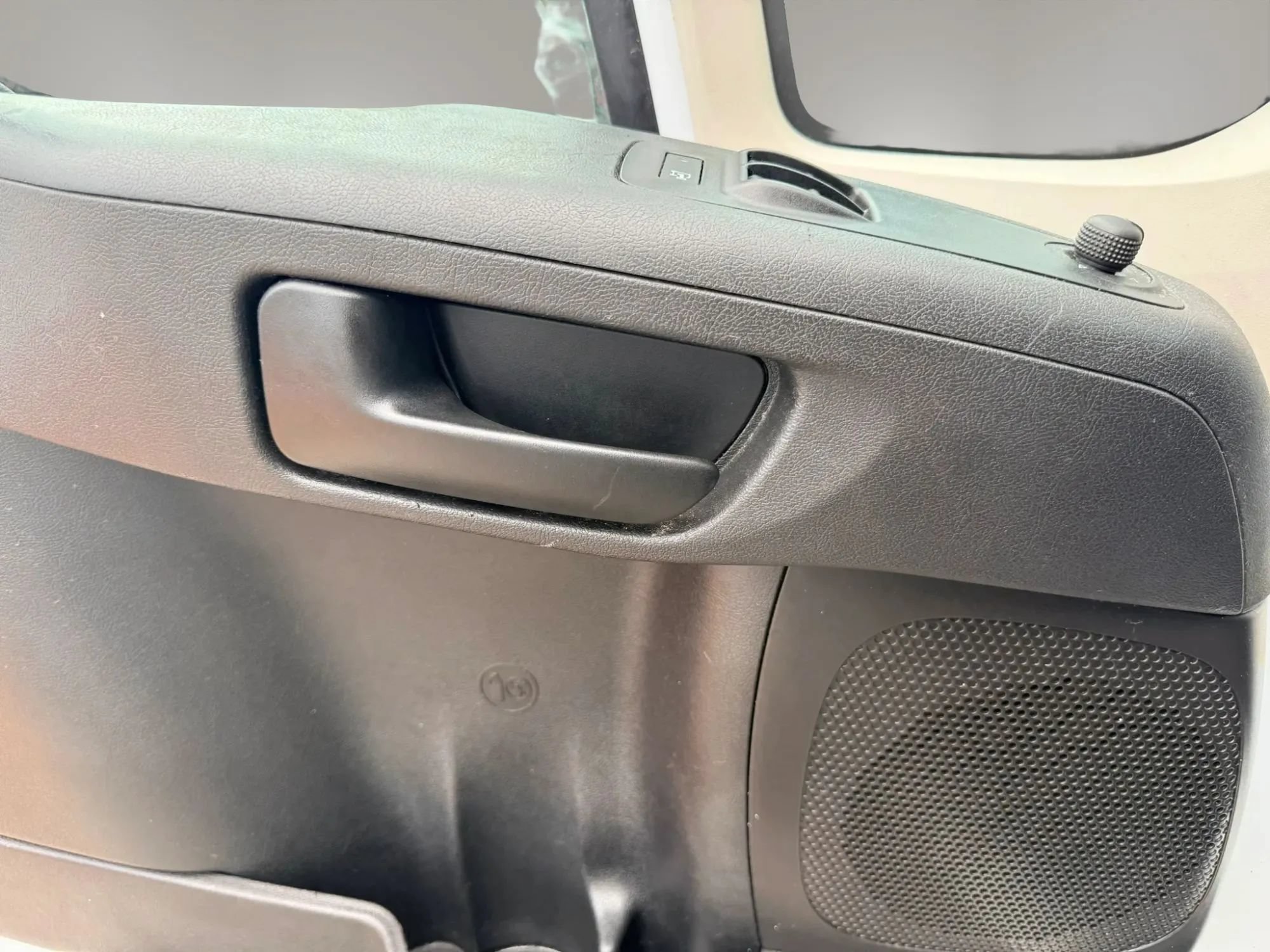 Used 2021 RAM ProMaster 2500 FWD image 9