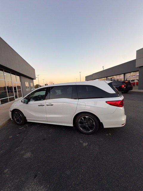 Used 2024 Honda Odyssey Elite image 2