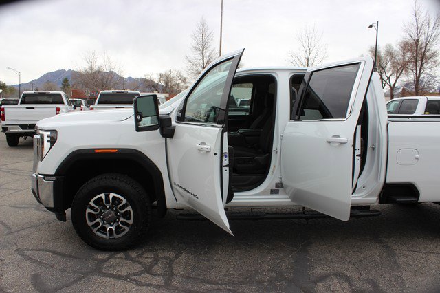 Used 2024 GMC Sierra 3500 SLE w/ SLE Convenience Package image 14