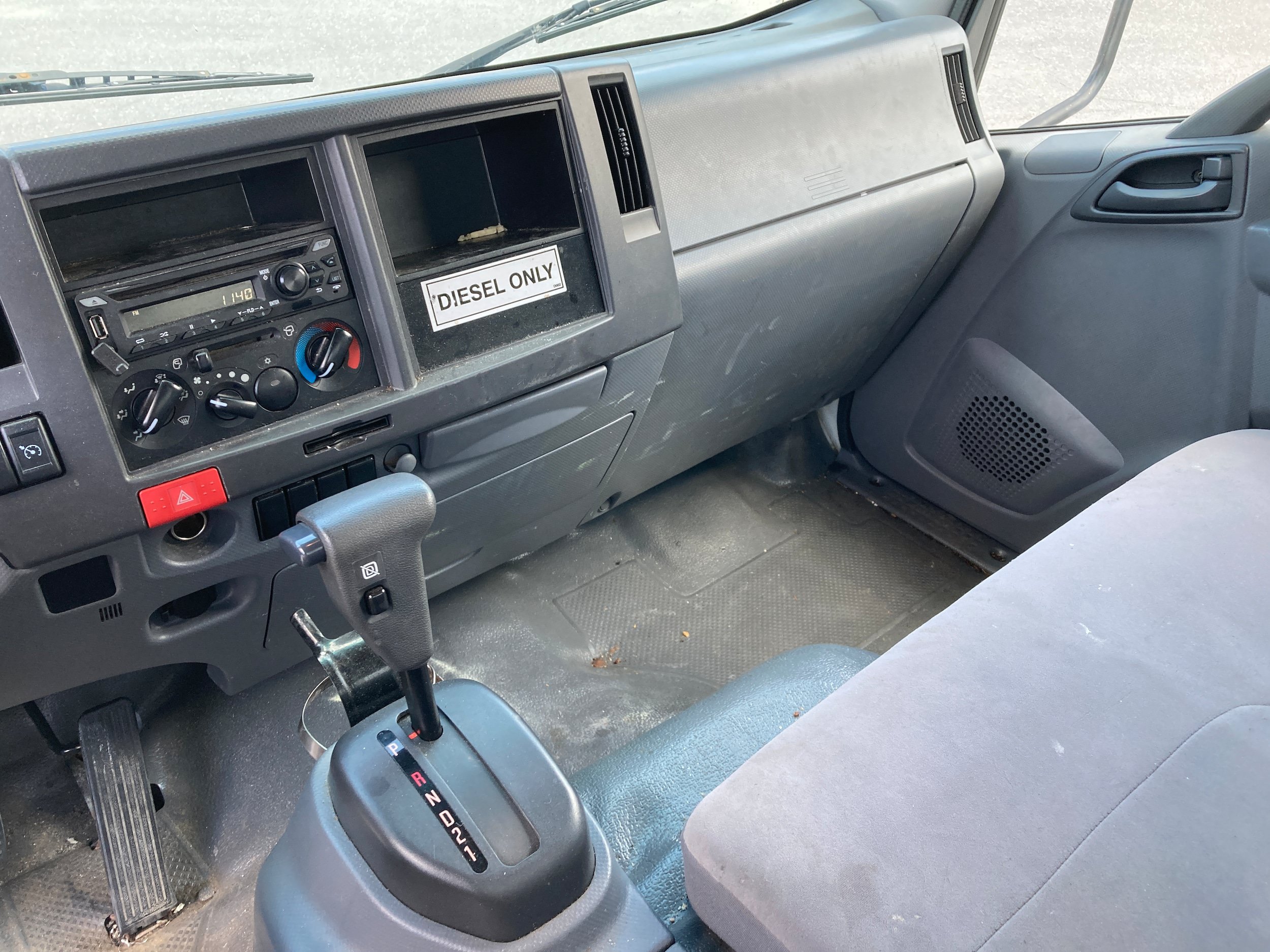 Used 2021 Isuzu NPR RWD image 9