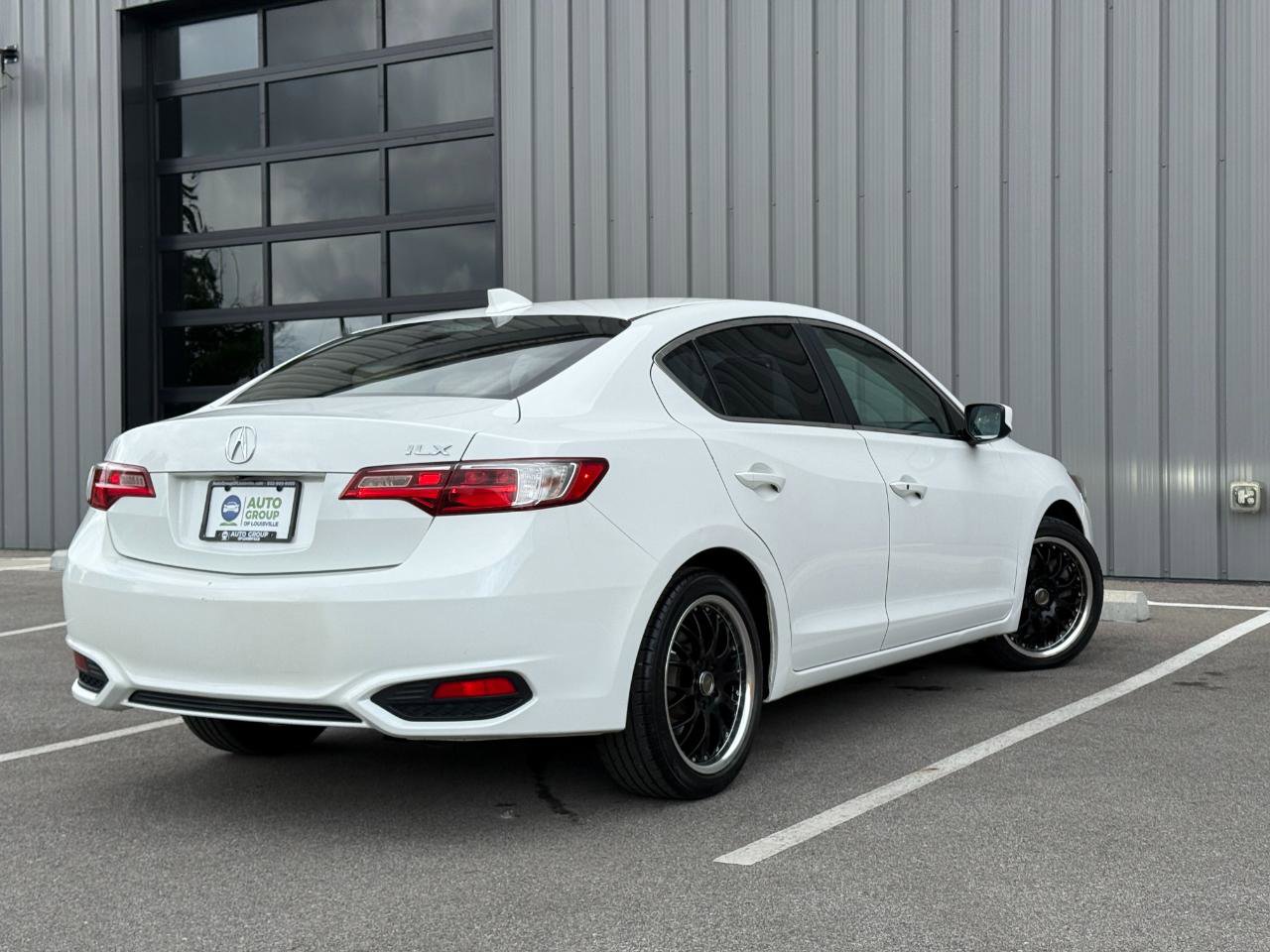 Used 2018 Acura ILX FWD image 5