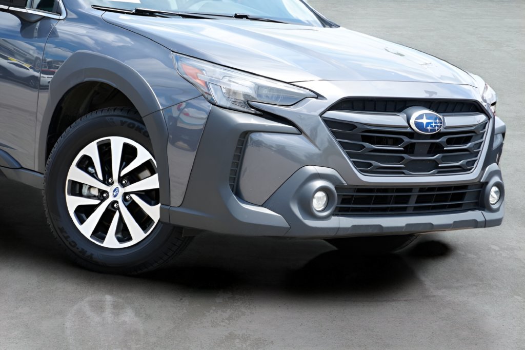 Used 2024 Subaru Outback Premium AWD/4WD image 3