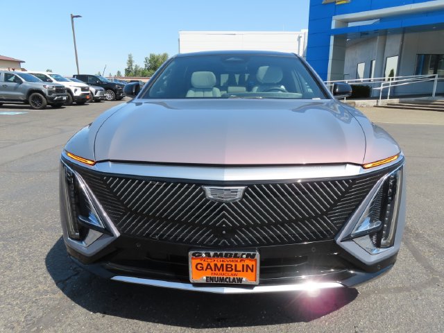 Certified 2024 Cadillac Lyriq Luxury AWD/4WD image 2