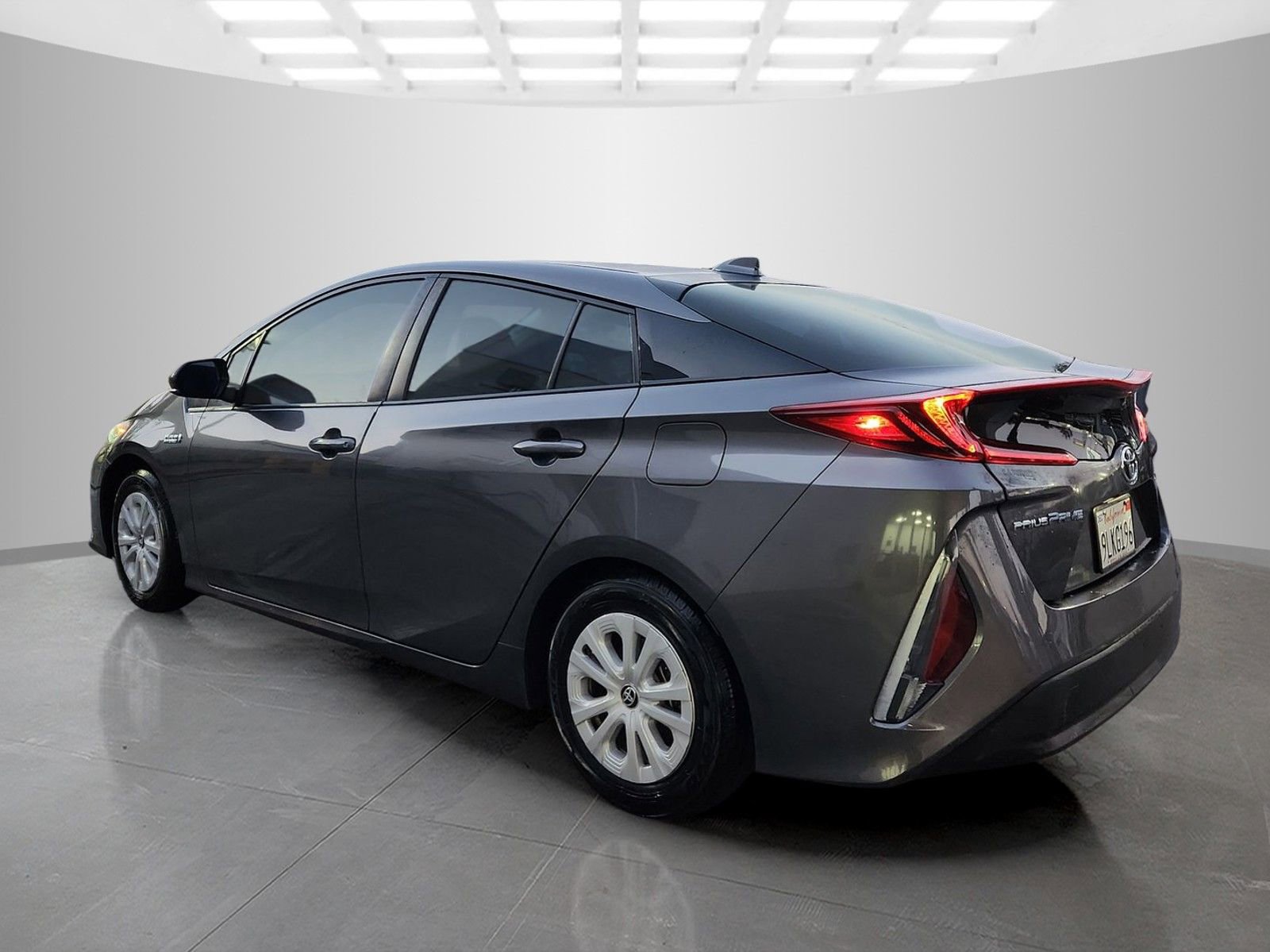 Used 2021 Toyota Prius Prime XLE image 5
