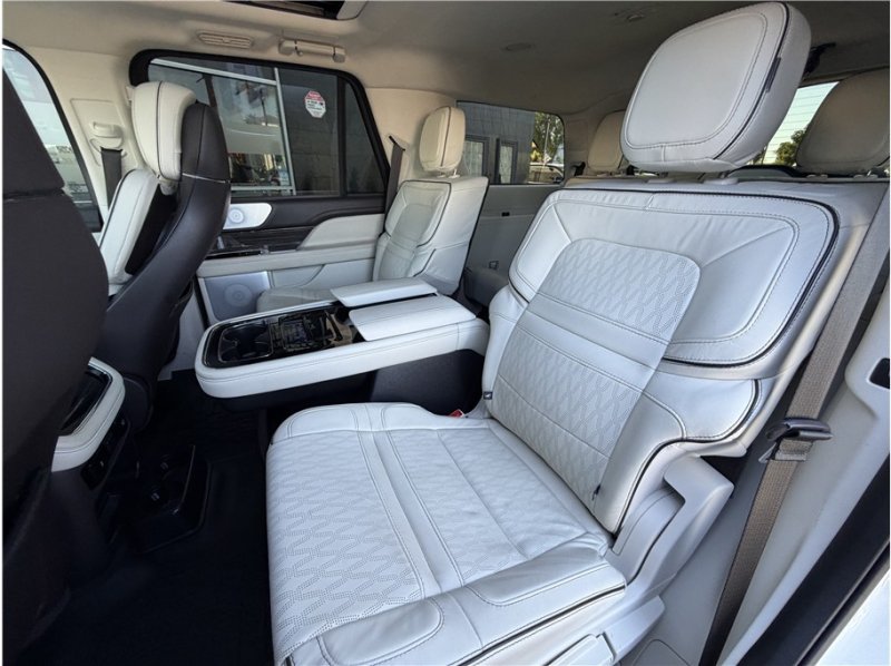 Used 2022 Lincoln Navigator Black Label AWD/4WD image 26