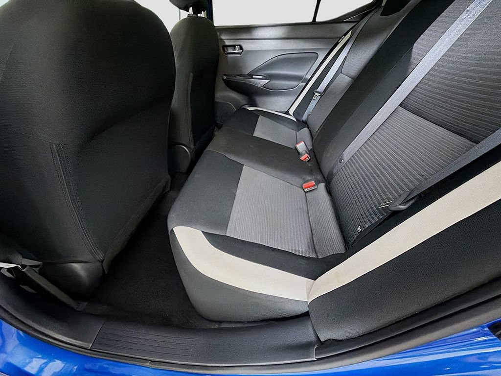 Used 2021 Nissan Versa SV FWD image 21