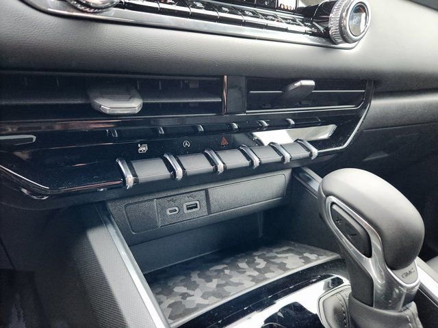 New 2026 GMC Canyon Elevation w/ Convenience Package image 15