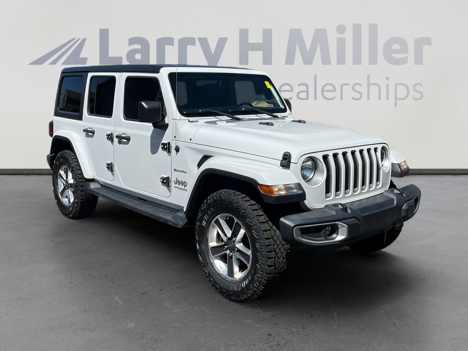 Used 2018 Jeep Wrangler Unlimited Sahara AWD/4WD image 7