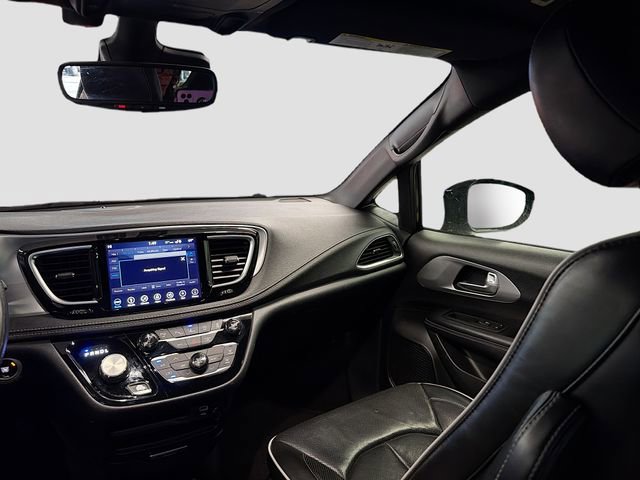Used 2019 Chrysler Pacifica Limited w/ Advanced Safetytec Group image 23