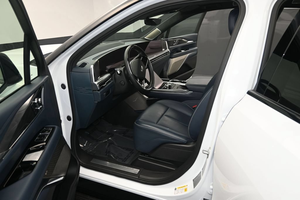 Used 2025 Cadillac Escalade IQ Sport 2 AWD/4WD image 13