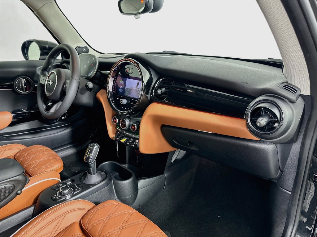 Used 2024 MINI Cooper SE FWD image 29