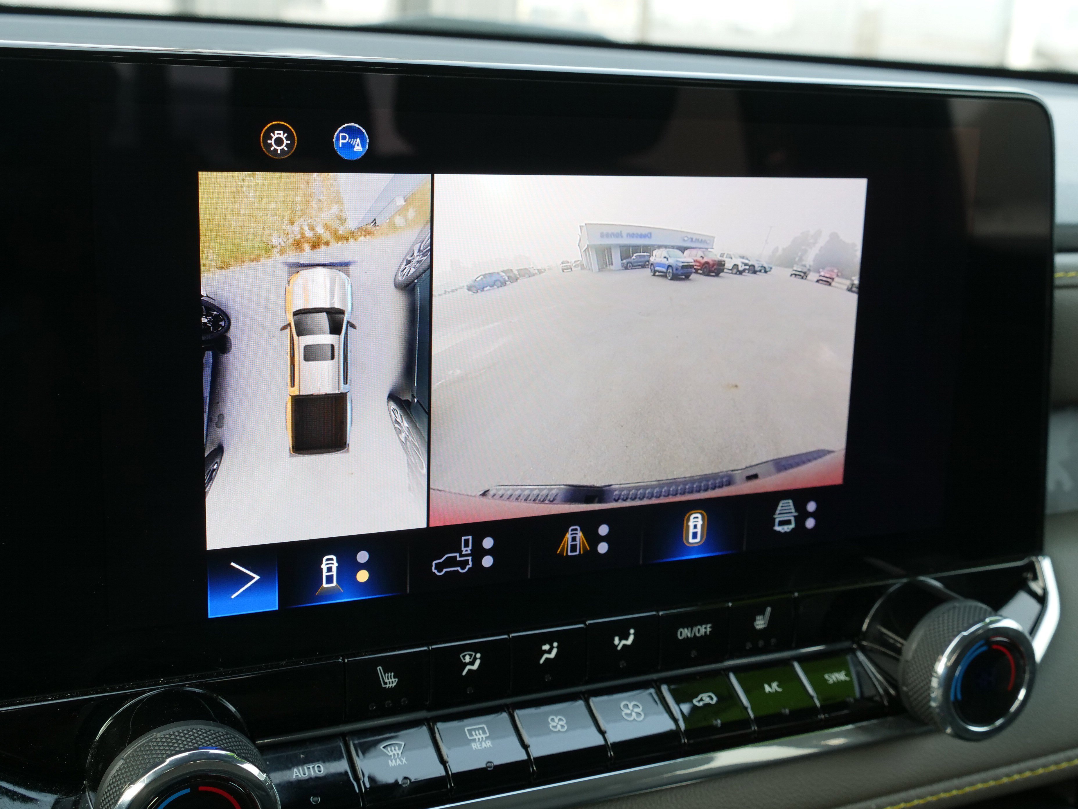 Used 2024 Chevrolet Colorado ZR2 w/ Technology Package image 28